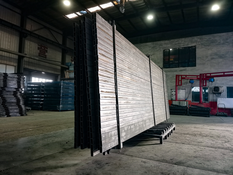 Secure Float Glass Storage: No-Tip Rack Design