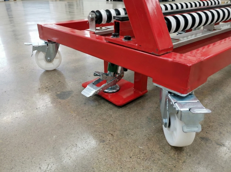 Foot-actuated lifting mechanism on Harp Cart for Glass