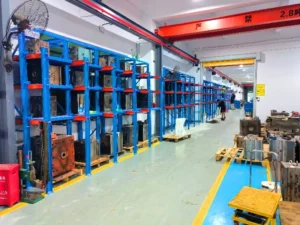 Roll-Out Mold Rack vs Floor Stacking: What Changes in SMED and EHS?