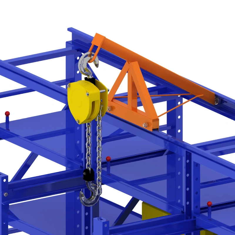 Paranco a catena aereo sopra uno scaffale porta-stampi pesante con telaio in acciaio blu Q235B